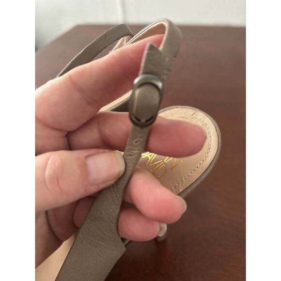 Joan & David Mimo Women's Light Natural Size 10 Slingback High Heel Shoes - Picture 10 of 11